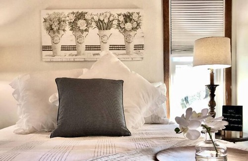 Carmel Valley House | New! Soak in a Private Hot Tub while you Enjoy the Mountain Views