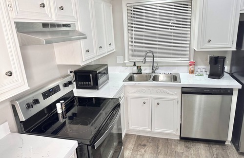 Tougaloo House | New! Spacious 3 bedroom & Great for midterm stays