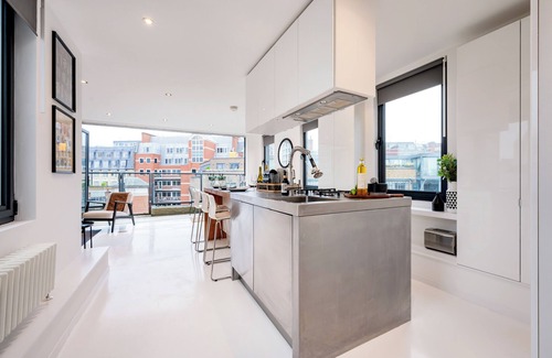 Covent Garden Apartment | New/Spacious 3 Bedr Penthouse w/Terrace Covent Gdn