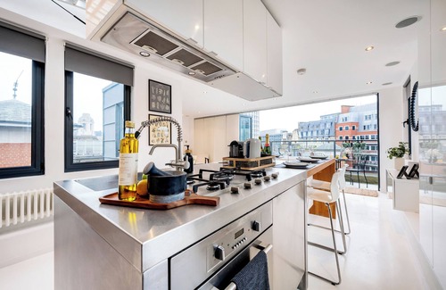 Covent Garden Apartment | New/Spacious 3 Bedr Penthouse w/Terrace Covent Gdn