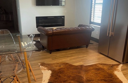 Uvalde Apartment | New Spacious 5 separate hotel suites in charming Uvalde with WiFi, AC.