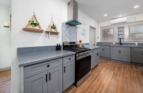 Riverside House | NEW! SPANISH BOHO COLONIAL RETREAT - WOOD STREET - DOWNTOWN RIVERSIDE