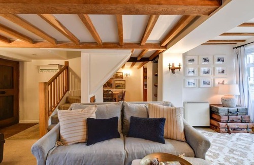 Oaksey House | NEW Street Cottage - Centre Cotswolds 3 Bed