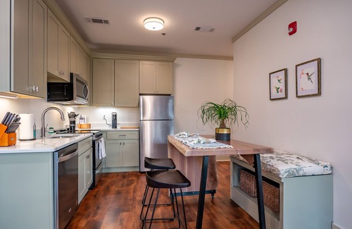Oxford Apartment | New studio apartment! Great location! Perfect for a weekend getaway to Oxford!