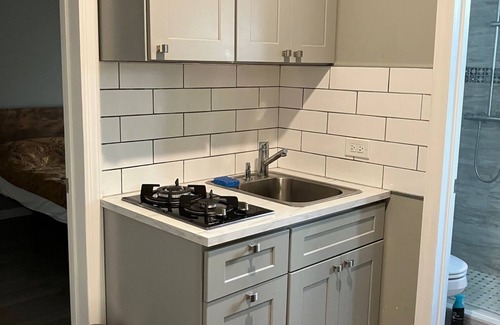 Brooklyn Apartment | New Studio NYC 45 min by Subway , Brooklyn, Brighton Beach