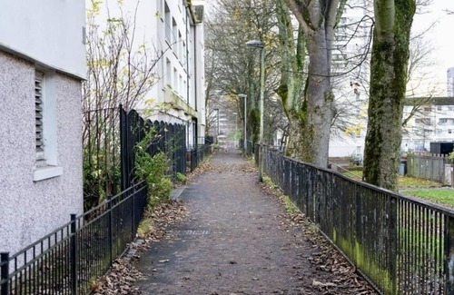 North West Apartment | New! Stunning 1 bed apartment with private balcony in West end area