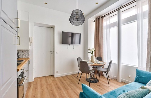 Saint-Lambert Apartment | NEW ! Stunning 2BR Apt in the Heart of Paris 15