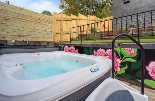 Pittsburgh House | NEW! Stunning 4bd, near stadium, hottub, Mini golf