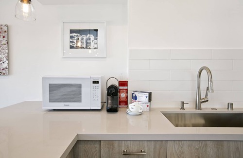 Dolores Heights Apartment | NEW stunning spacious apt with sweeping views