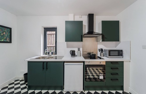 Derby Apartment | New Stylish Apartment I Deluxe Studio App