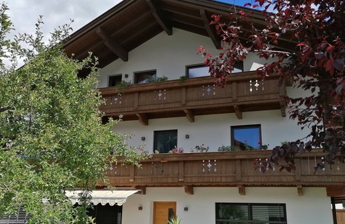Ramsau im Zillertal Apartment | New, stylish top floor apartement, free Wifi, bus stop directly at the house