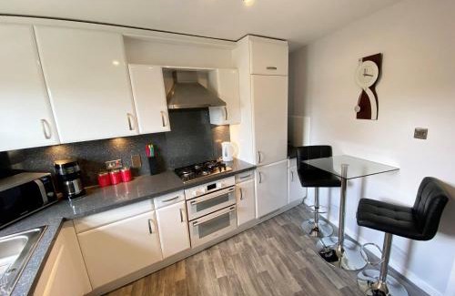 Falkirk House | NEW Super 2 Bedroom Flat in Falkirk
