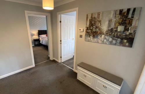 Falkirk House | NEW Super 2 Bedroom Flat in Falkirk