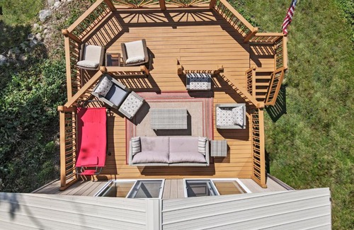 North Bay House | NEW! Sweeping Views with our Lakefront Cottage!