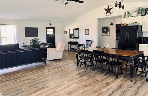 Makanda Cabin | NEW! The Blue View Cabin - A Winery and Outdoor Recreation Get Away
