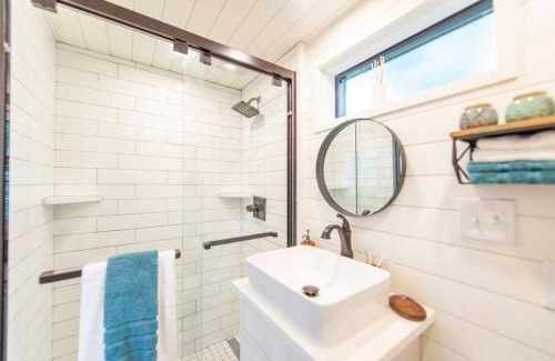 Waco House | NEW The Brazos-Tiny Home 12 Min to downtown