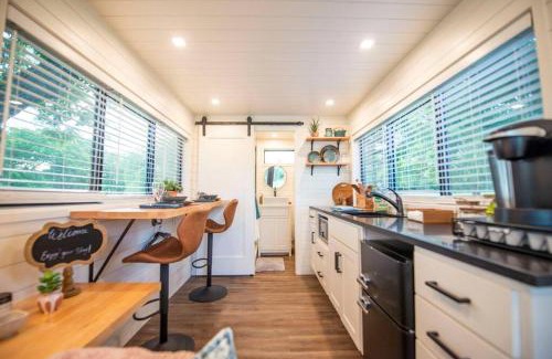 Waco House | NEW The Brazos-Tiny Home 12 Min to downtown