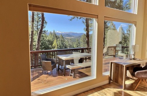 Evergreen Meadows House | NEW! The Grove: Near Wedding Barns/Hot Tub/ Views