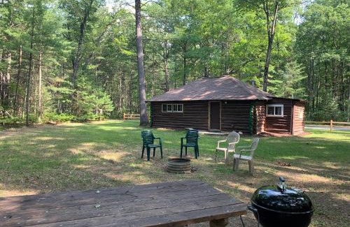 Oscoda House | New! The Hideout - Cute And Quiet Rustic Cabin!