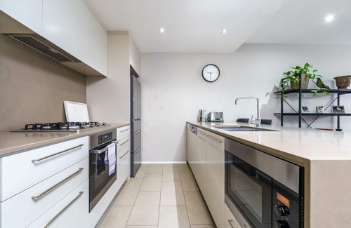 Kingston Apartment | New to VRBO: Elegant Apartment in Kingston Foreshore