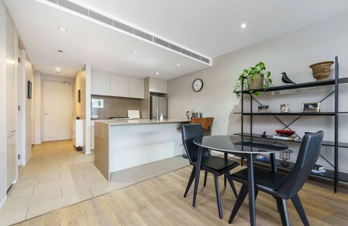 Kingston Apartment | New to VRBO: Elegant Apartment in Kingston Foreshore