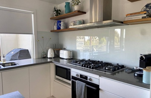 Bawley Point House | New to VRBO: Lavish Home 4mins to the beach Pet- Friendly House