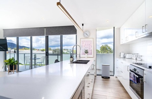 Dickson Apartment | New to VRBO: Modern Apt w/Pool|Gym|BBQ Access