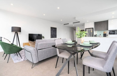 Braddon Apartment | New to VRBO: Roomy 2BR/2BA City-Centre Apt