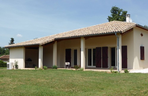 Vaissac House | New vacation home in the middle of a private meadow