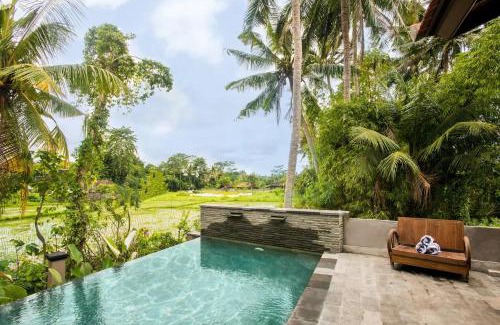 Pengosekan Villa | New villa at the edge of rice field & free scooter