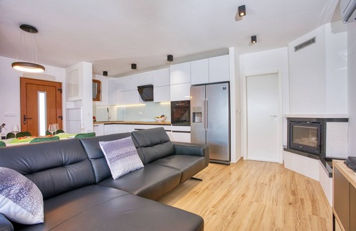Borak Villa | New Villa Vista for 6 persons with an amazing view