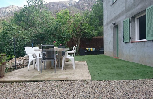 Occhiatana Villa | New villa with garden area and modern fitted kitchen