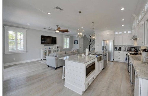 Stuart House | New Waterfront 3BR townhouse with boat dock and private heated pool!