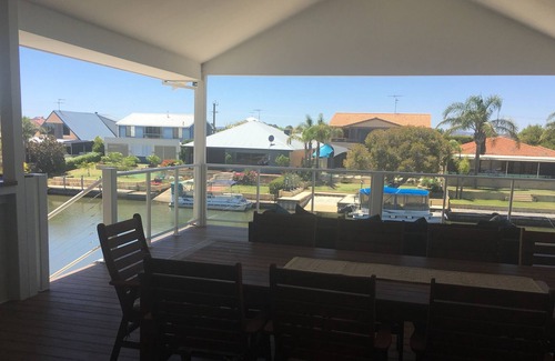 South Yunderup House | NEW Waterfront Holiday Home