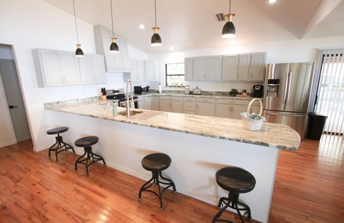 Crescent City House | NEW Waterfront Home on Beautiful Crescent Lake w/Private Dock in Crescent City