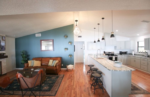 Crescent City House | NEW Waterfront Home on Beautiful Crescent Lake w/Private Dock in Crescent City