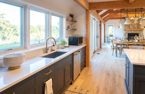 West Tisbury House | New Waterfront Modern Farmhouse on Tisbury Great Pond