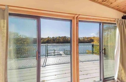 Wrightstown House | NEW! WATERFRONT VACATION DREAM HOME!