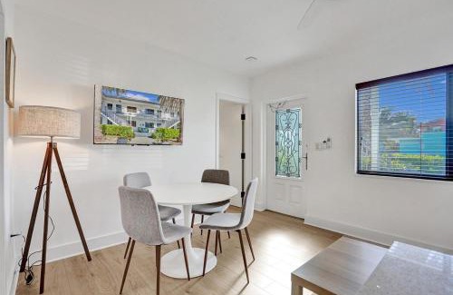 North Beach Apartment | New ! Waves On Walnut # 3