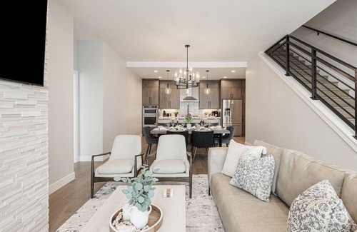 Hideout House | New with Gorgeous Views, Wi-fi & Private Hot Tub + Pet-friendly!