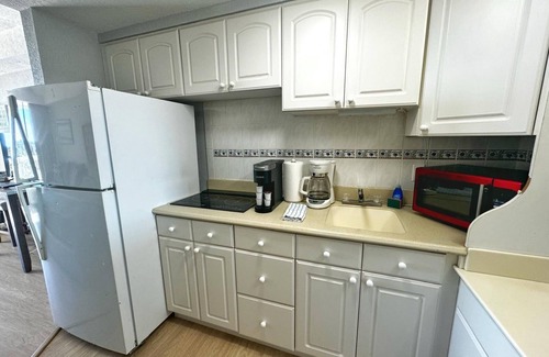 Ortona Park Apartment | New Wonderful Studio King Bed in Daytona Beach!