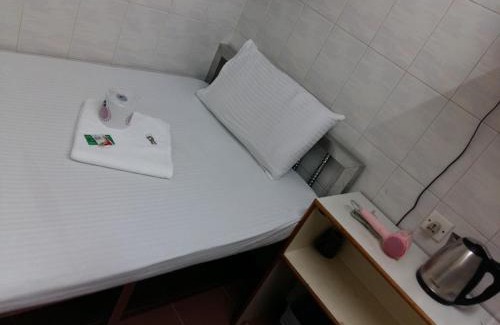 Tsim Sha Tsui House | New Yan Yan Guest House reception 9th floor Flat E4 E6