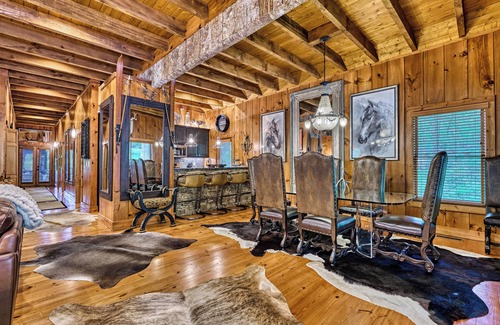 Highlands Cabin | New Years Eve Dates Just Opened! Luxury Mtn Cabin, Quiet NBRHD, Mins to Main St!