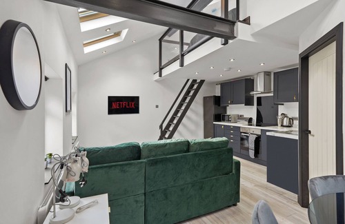 Castleford Apartment | New York Living in Yorkshire - Sleeps 4
