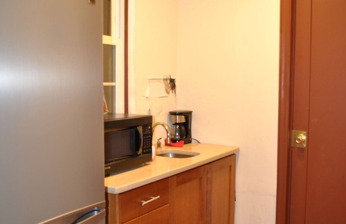 Weequahic House | Newark Hansbury Multi Level House