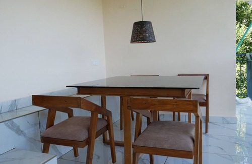 Todupulai Villa | NewCastle Holidays & Resort-5 BHK Entire Property near Idukki & Munnar