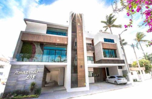 Las Gaviotas Apartment | Newer Ground Floor Apartment Near The Beach, Shops