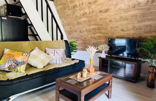 Silang Villa | NEWEST VILLA IN TAGAYTAY with POOL and Basketball Court LMN PLACE