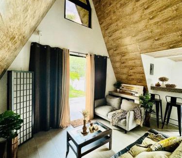 Silang Villa | NEWEST VILLA IN TAGAYTAY with POOL and Basketball Court LMN PLACE