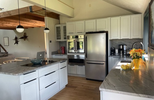 Hebron House | Newfound Lake Stunning Views - Air Conditioned